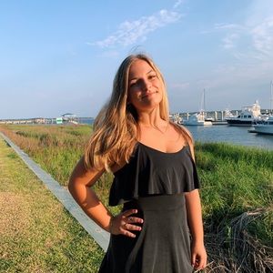 Meet your Posher, Claire